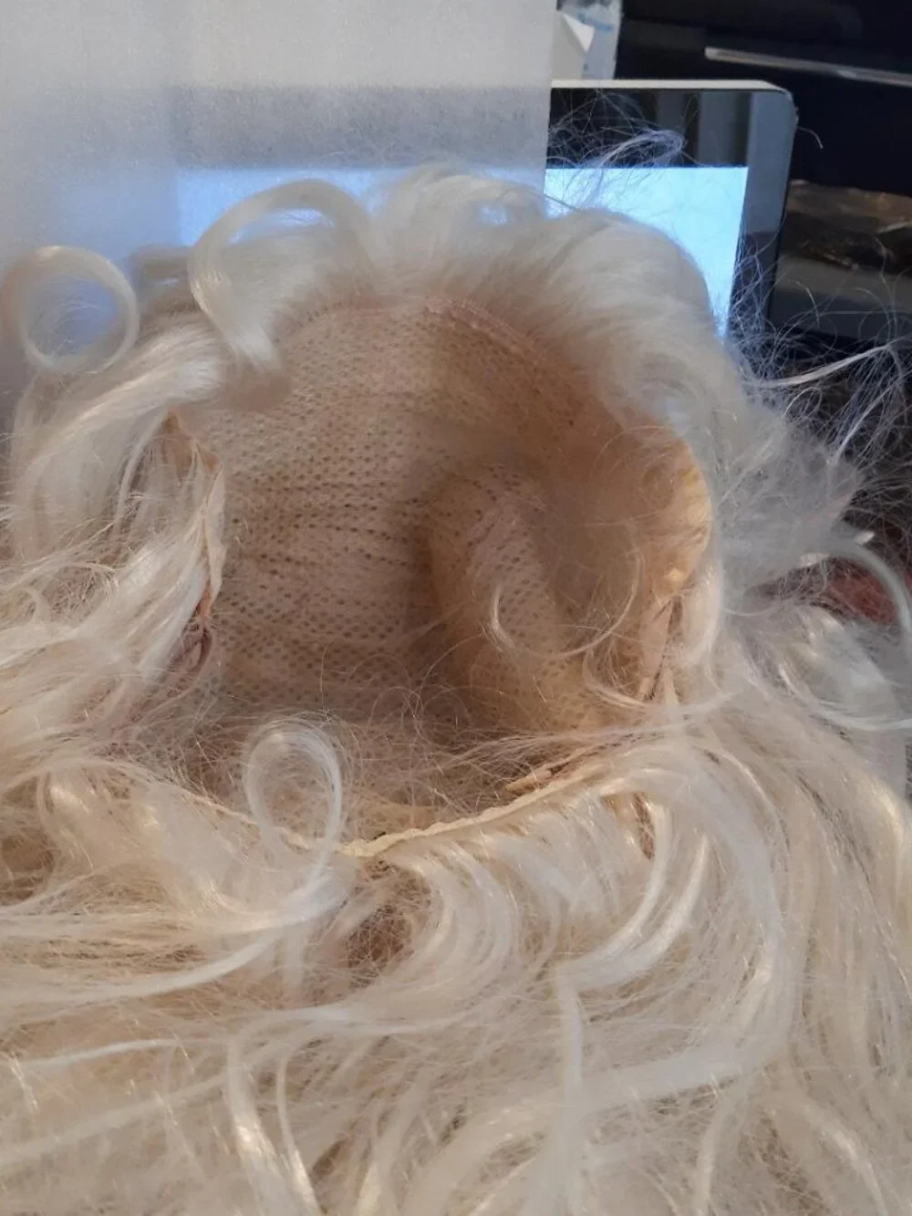 NEW ! Allura Women Blond Long 27